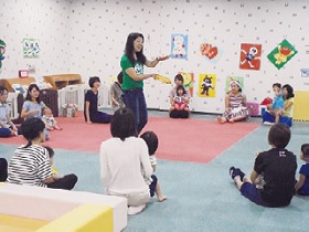 子育て支援教室　◎親子English