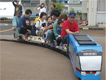 「路電の日」万葉線電車まつり