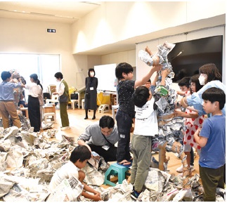 【事前申込】新聞紙×ガムテープアーティスト関口さんのワークショップ