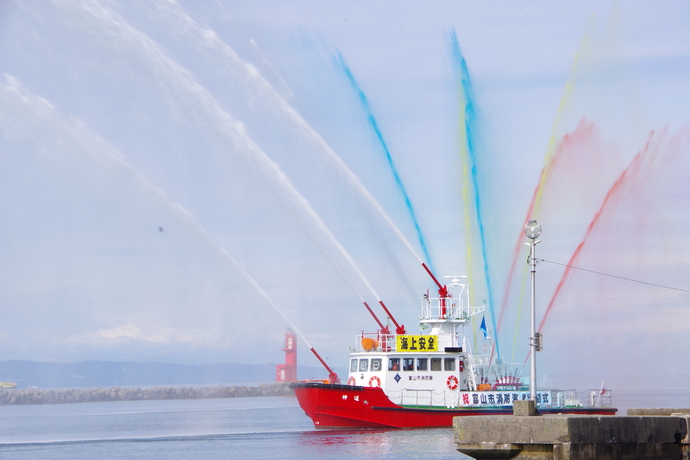 令和8年 富山市消防海上出初式