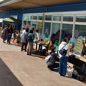 カモメとネコのブロカント市