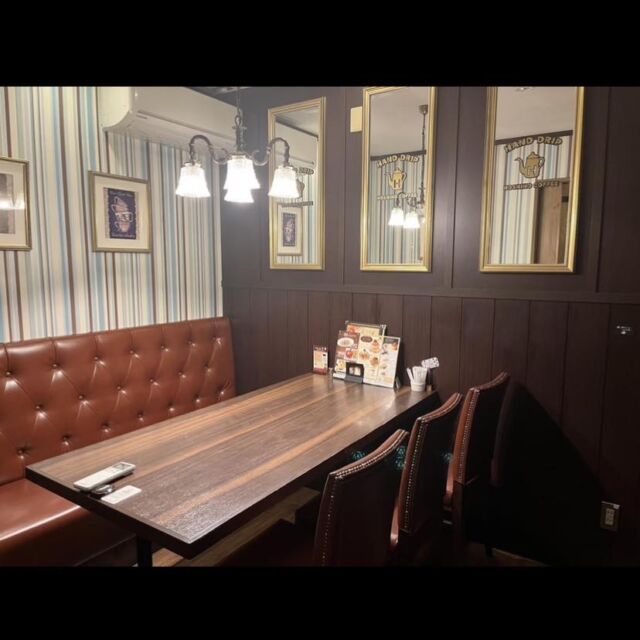 ⠀

✨星乃珈琲店☕️✨
@hoshino_tenshoujiten
@hoshino_takaokakumano

店内はレトロな内装で落ち着いた雰囲気。
名物の焼きたてふわふわのスフレパンケーキのほか
モーニングセットやランチメニューも豊富です！

お子様用のメニュー
（おやつセット•キッズセット）もあり！
子連れに嬉しい個室あり
（予約可※富山天正寺店、高岡熊野店のみ）！

本格的なおいしい珈琲を飲みながらゆったり至福なひとときをお子様と一緒に過ごしましょう♪
ママ友とのカフェタイム、三世代でのお食事など
クリスマスや年末年始にもおすすめです！

#はっぴーママ #はっぴーママ富山 #はっぴーママ富山版 #富山ママ #富山パパ #富山 #toyama #子育てをハッピーに #未就学児 #フリーマガジン#星乃珈琲店